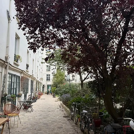 9 * Paris