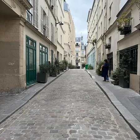 9 Paris